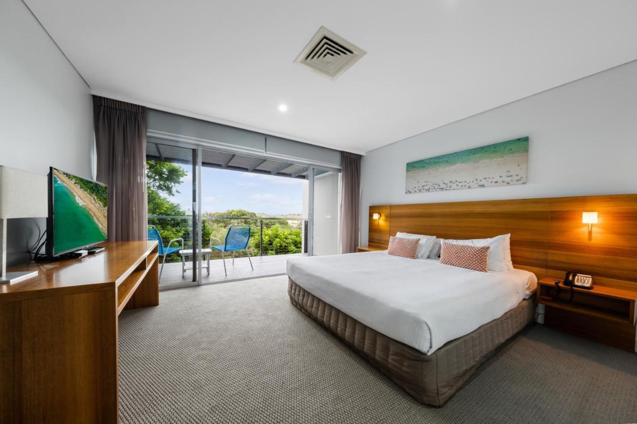 Pullman Magenta Shores Resort Entrance Buitenkant foto A bedroom at the Mantra on Saltwater Island