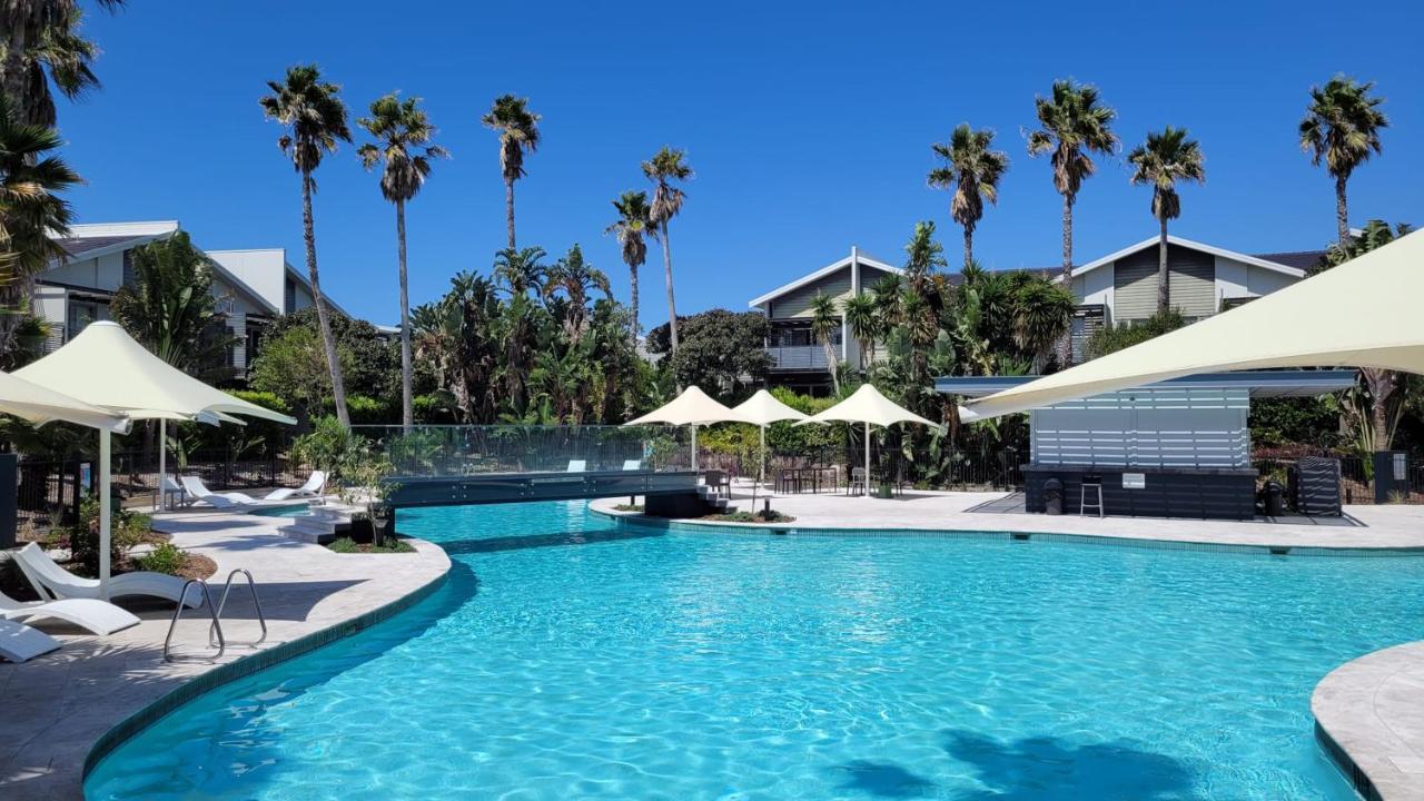 Pullman Magenta Shores Resort Entrance Buitenkant foto The pool at Peppers Beach Club