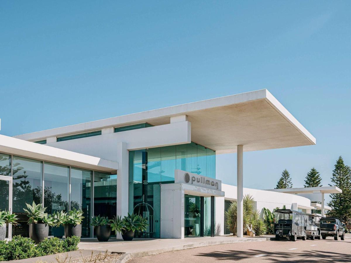 Pullman Magenta Shores Resort Entrance Buitenkant foto The clubhouse at the Royal Perth Golf Club
