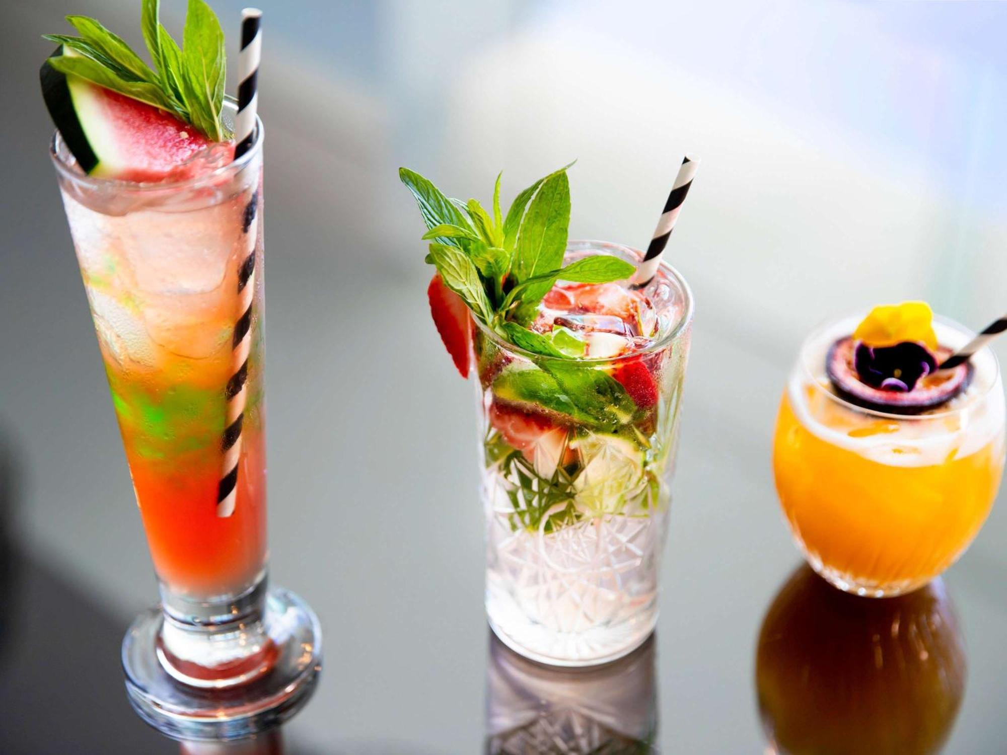 Pullman Magenta Shores Resort Entrance Buitenkant foto Non-alcoholic drinks